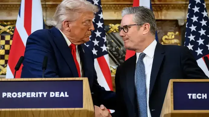 Trump Says UK PM Starmer Agreed to Stop Buying Russian Oil, Support Sanctions