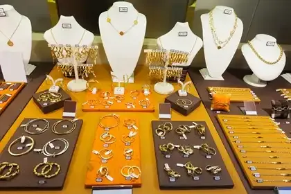 Gold Shopping Tips 2025: How to Buy Gold Safely This Festive Season