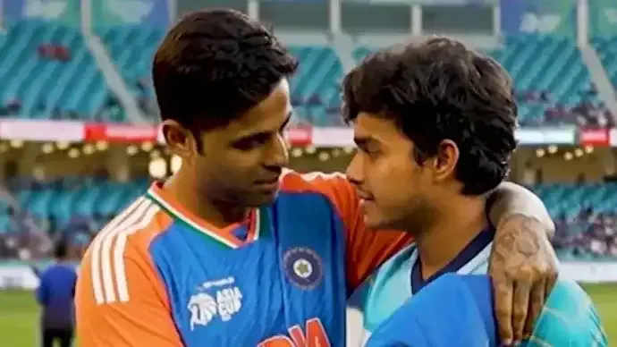 Suryakumar Yadav Consoles Dunith Wellalage After India’s Thrilling Super Over Win