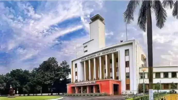 IIT Kharagpur Receives Supreme Court Notice Over Student’s Transfer to IIT Delhi on Mental Health Grounds