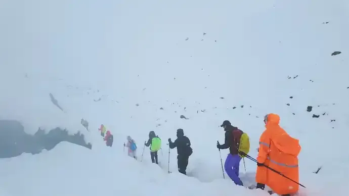Evacuation of Mount Everest Trekkers in Tibet to Conclude Soon Amid Blizzard