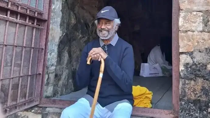 Rajinikanth Visits Mahavatar Babaji Caves During Himalayan Pilgrimage
