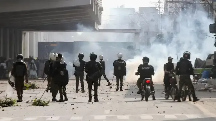 Pakistan TLP Protests Turn Violent Amid Gaza Crisis: Dozens Injured in Muridke Clashes