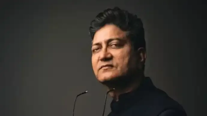 Prasoon Joshi Receives National Kishore Kumar Award from MP Government