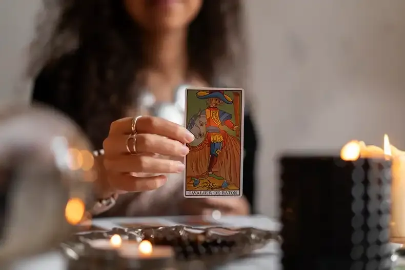 Tarot Card Predictions October 18, 2025: Daily Tarot Reading for All Zodiac Signs by Disha Bhatnagar