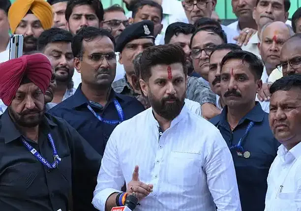 Bihar Politics: Paswan Criticises Mahagathbandhan Over Congress Sidelining