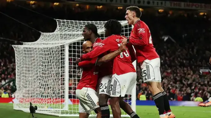 Manchester United Beat Brighton 4-2, Secure Third Consecutive Win to Climb Top Four