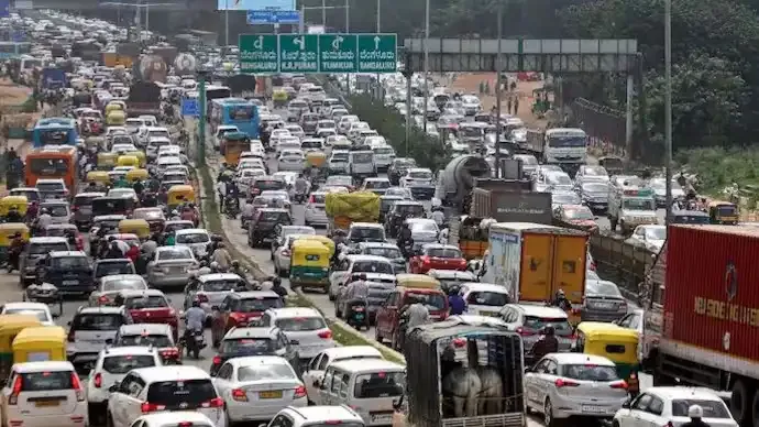 India’s Commuting Cost Crisis: How Traffic and Transport Expenses Are Eating Into Take-Home Pay