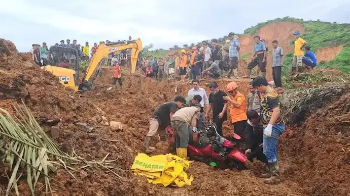 Indonesia Floods & Landslides: Death Toll Hits 248, Over 100 Missing Amid Rescue Challenges