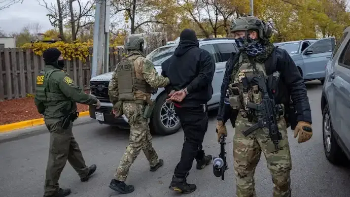 Idaho Bar Offers Free Beer for Helping ICE Deport Immigrants; DHS Reacts With Viral Gif