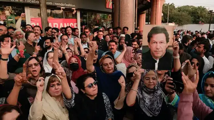 Imran Khan’s Supporters Defy Section 144 to Protest in Islamabad and Rawalpindi Amid Health Fears