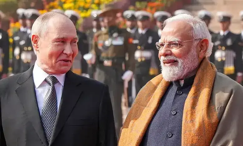 Putin Pays Tribute to Mahatma Gandhi at Rajghat Amid Ukraine War Tensions