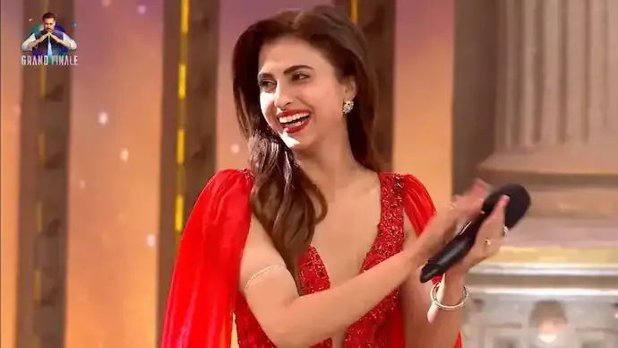 Bigg Boss 19 Grand Finale: Farrhana Bhatt Runner-Up as Gaurav Khanna Wins Trophy