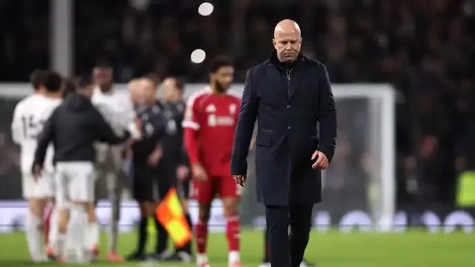 Arne Slot Defends Liverpool’s Controlled Playing Style After Dramatic Fulham Draw