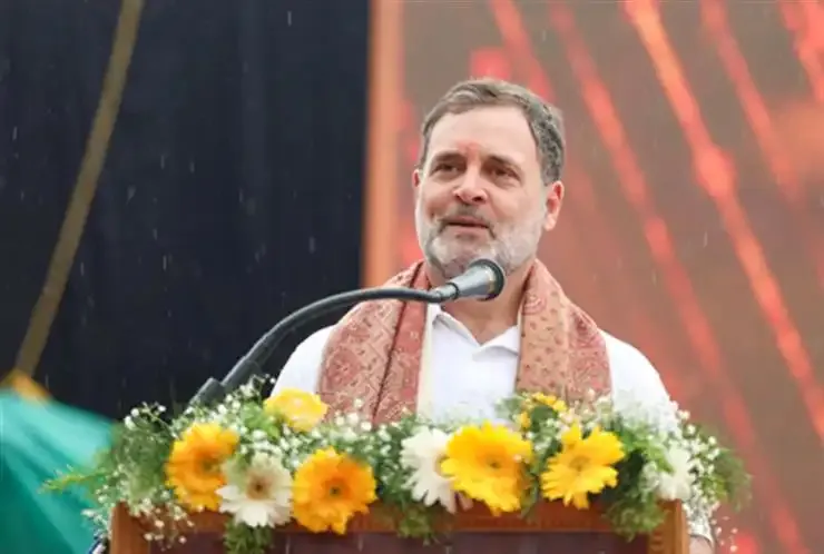 Rahul Gandhi Slams MP Govt Over Indore Water Tragedy, Meets Victims’ Kin