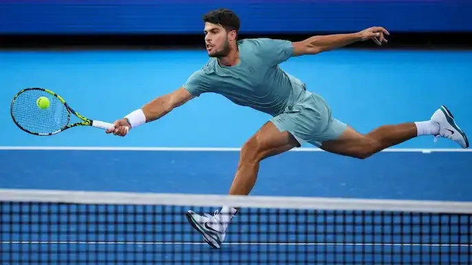 Australian Open Semi-final: Injured Alcaraz Drops Third Set as Zverev Stays Alive