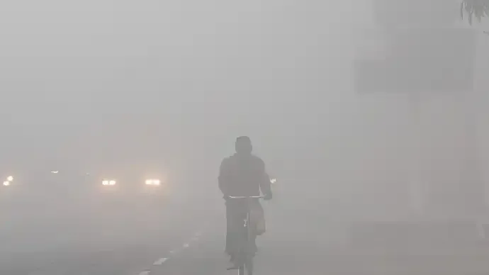 Delhi Cold Wave Returns: Why Dense Fog Has Covered the Capital Again