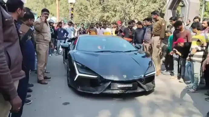 Kanpur Lamborghini Crash Injures Pedestrian After Driver Suffers Alleged Seizure, Police Launch Probe
