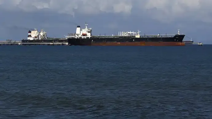 India Seizes Iran-Linked Tankers Near Mumbai Amid Sanctions Enforcement Push