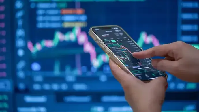 Infosys, TCS, HCLTech Rise as AI Deals Boost IT Sector Outlook