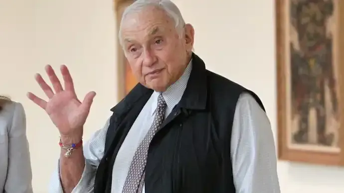 Who Is Les Wexner? Billionaire Linked to Jeffrey Epstein Speaks Out