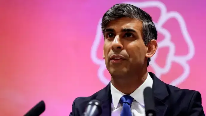 Rishi Sunak Jokes AI Can’t Fix Delhi Traffic After Late Arrival at AI Summit