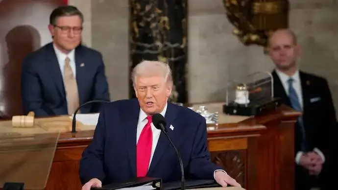 Trump Says Tariffs Could Replace Income Tax Amid Supreme Court Clash