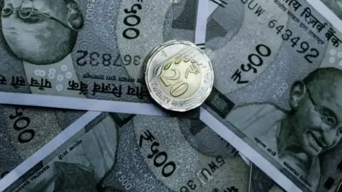 Rupee Stabilises After Record Low as Oil Price Volatility Raises Concerns