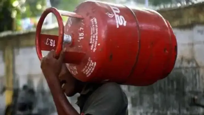 LPG Cylinder Shortage Hits Restaurants in Mumbai and Bengaluru, Government Responds