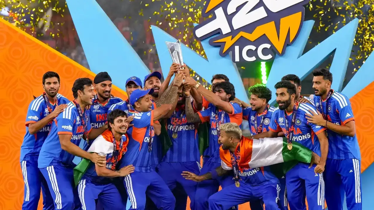 Pakistan Cricket Legends Urge Fans to Accept India’s T20 World Cup Dominance