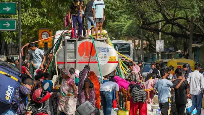 India’s Urban Water Crisis Deepens: Why Cities Like Delhi and Bengaluru Face Shortages