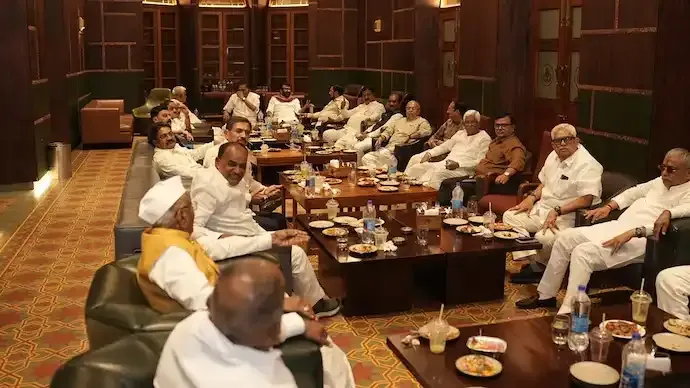 25+ Congress MLAs Meet in Bengaluru Amid Karnataka CM Change Speculation