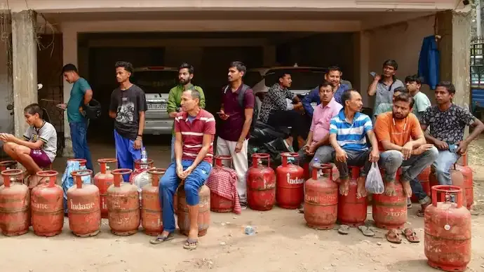 LPG Crisis 2026: Centre Tells Bombay High Court Issue Not Fit for Judicial Review