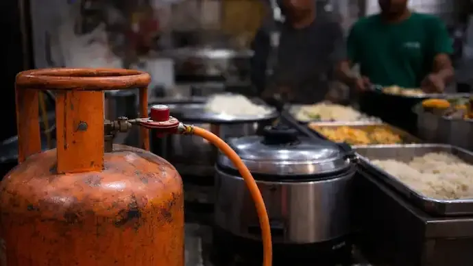 AAP vs BJP: Atal Canteens Shut in Delhi Amid LPG Crisis Sparks Row