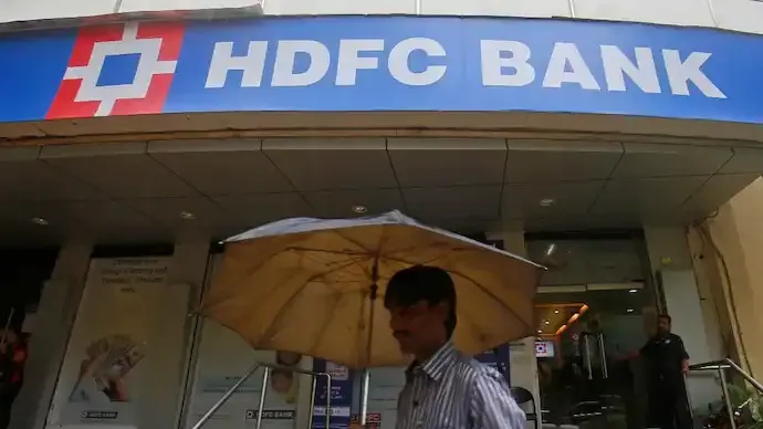 HDFC Bank Shares Fall 5% After Chairman Resignation, Governance Concerns Rise