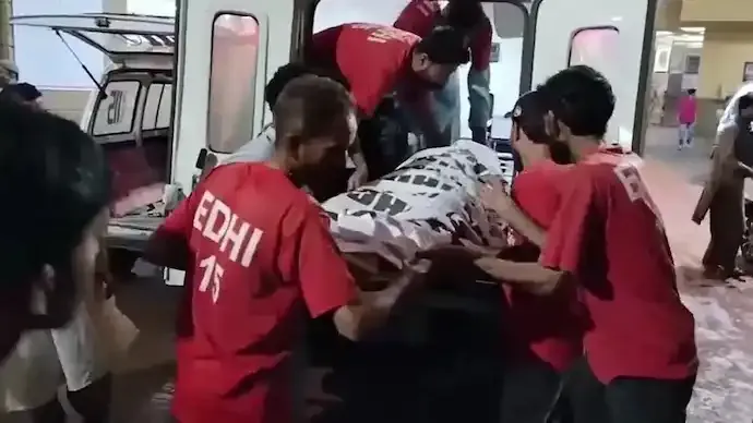 Karachi Rain Havoc: 16 Dead as Thunderstorm Causes Flooding and Power Outage