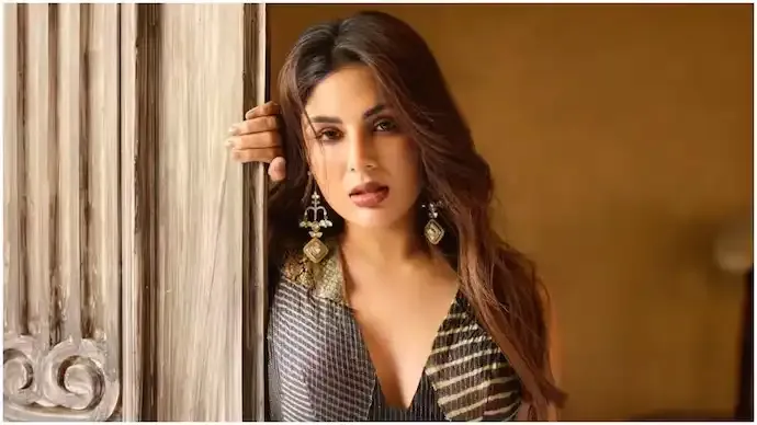 Samyuktha Slumdog 33 Temple Road: Praises Tabu, Vijay Sethupathi