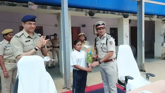 Naxal Woman Surrenders in Odisha: 19-Year-Old Alleges Exploitation