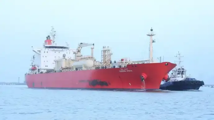 Hormuz LPG Shipment: India-Flagged Vessel Docks at Mumbai Port