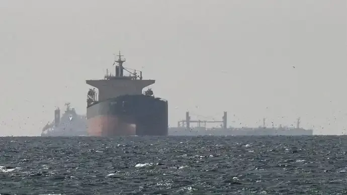 Hormuz Ship Limit: Iran Caps Traffic at 15 Vessels Daily