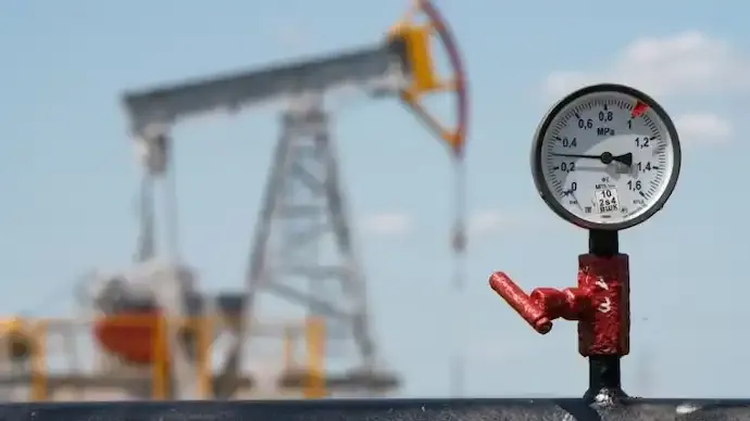 Iran Plans to Restore Oil Refining Capacity Within 2 Months After US-Israel Strikes