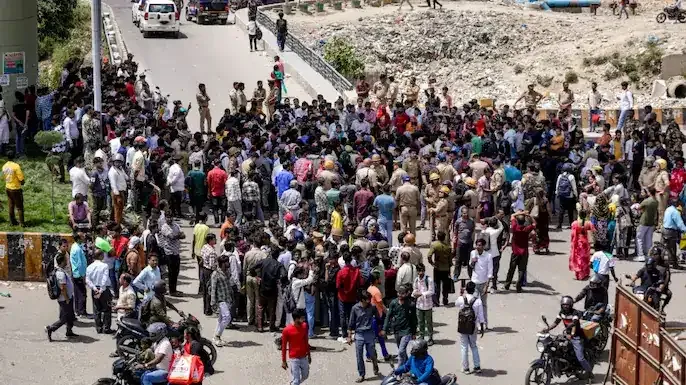 Noida Workers Protest Turns Violent, Vehicles Torched, Traffic Chaos Hits Delhi-NCR