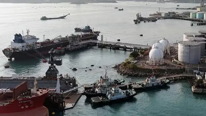 China Tanker Crosses Hormuz: Iran Mocks Trump Over US Blockade