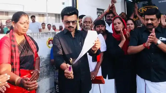 Stalin Delimitation Protest: MK Stalin Burns Bill, Leads Black Flag Agitation in Tamil Nadu