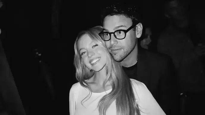 Sydney Sweeney Scooter Braun Relationship Goes Instagram Official