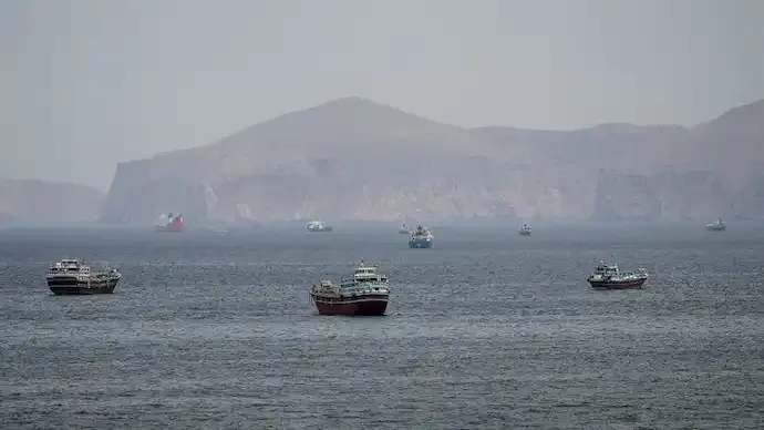 Armed Men Attack Cargo Ship Near Yemen, Security Team Repels Assault in Gulf Waters
