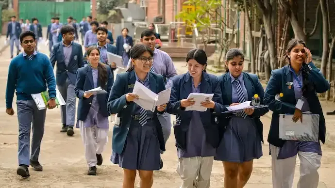 CBSE Clarifies Three-Language Policy for Classes 7–9: No Midway Language Change
