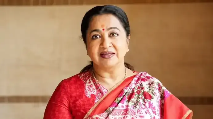 Radikaa Sarathkumar Slams Paparazzi at K Bhagyaraj's Funeral