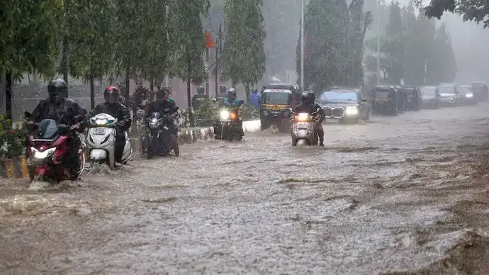 Mumbai on Red Alert as Heavy Monsoon Rains Trigger Flooding, Five Dead