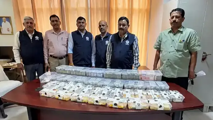 UP Vigilance Raids Ex-Transport Officer, Recovers Assets Worth Rs 35 Crore in DA Case